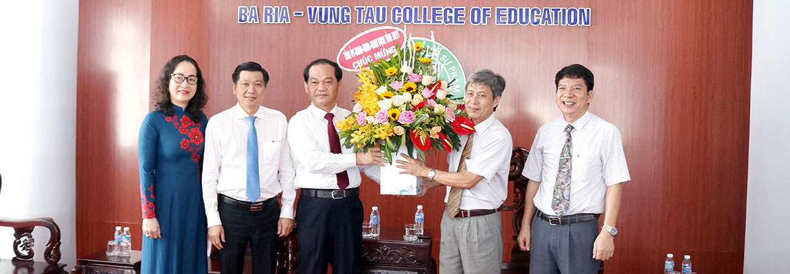 A MEETING ON THE OCCASION OF THE 38TH ANNIVERSARY OF VIETNAM TEACHERS’ DAY